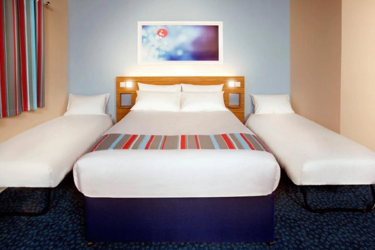Travelodge Maidenhead Central Экстерьер фото