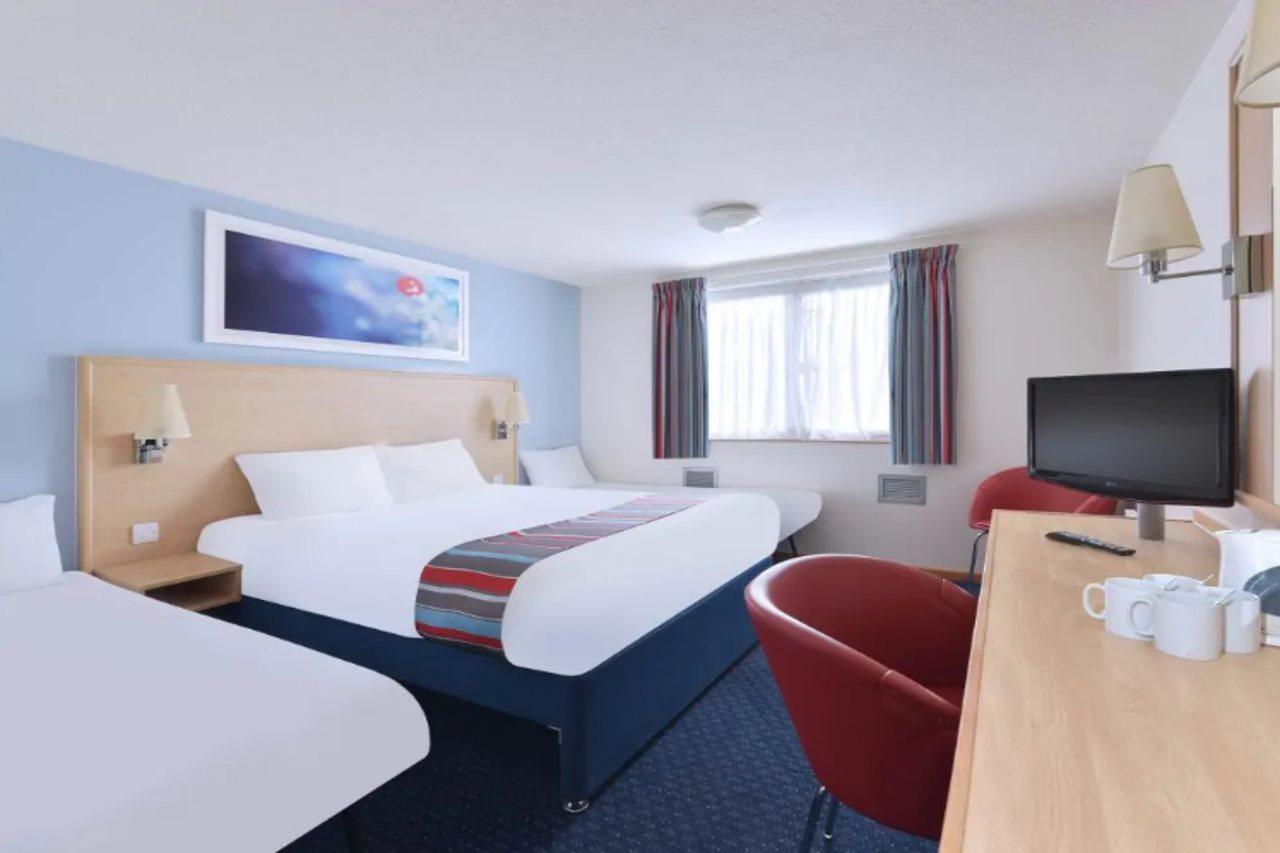 Travelodge Maidenhead Central Экстерьер фото